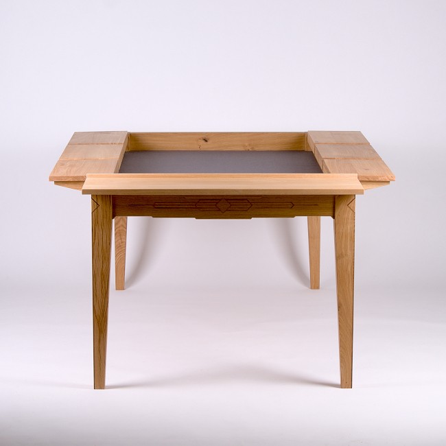 Table de jeu Art Déco mode jeu vue côté