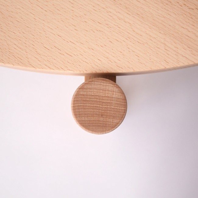 Table basse ronde en hêtre sur tripode zoom haut du pied